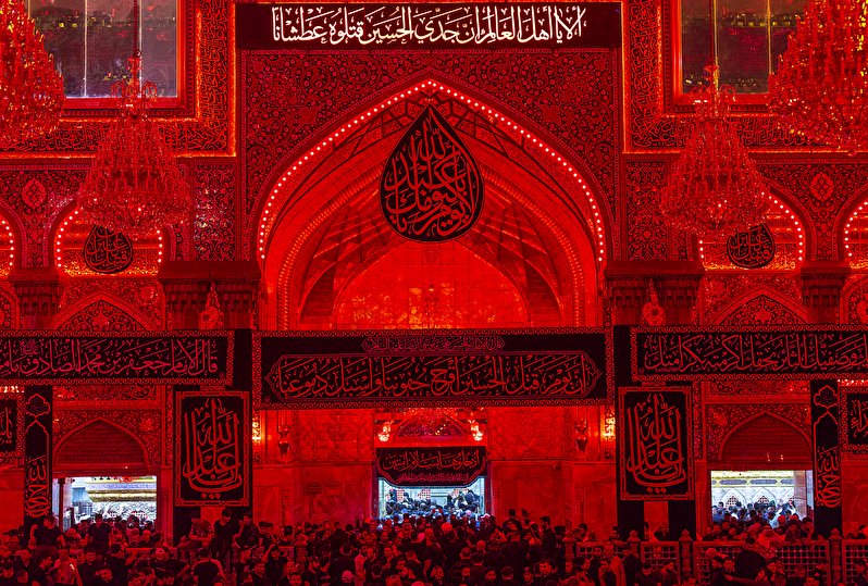 نمای زیبا از حرم امام حسین علیه السلام در ایام محرم