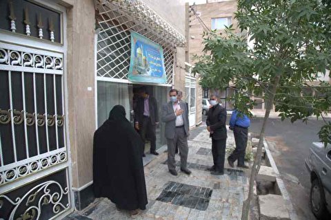 بازدید مسئول ستاد بازسازی عتبات عالیات خراسان جنوبی از کارگاه فرش خیابان نرجس شهر بیرجند