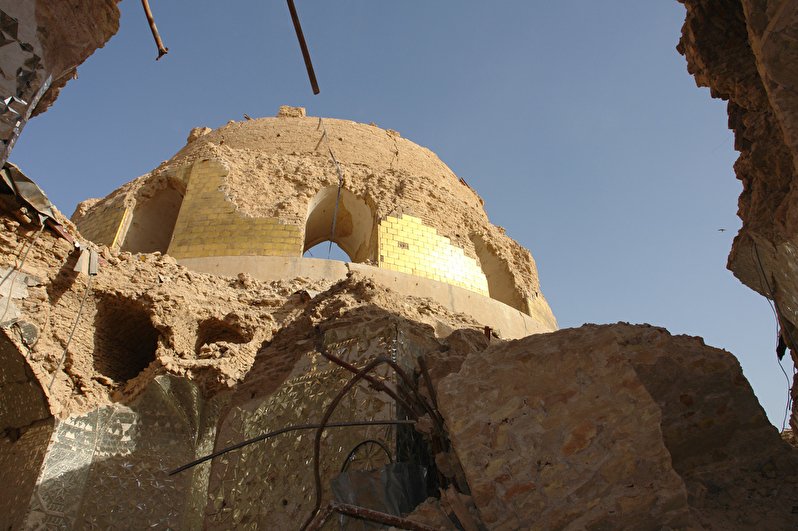 نمایی از تخریب گنبد و دیواره های حرم مطهر امامین عسکریین (ع) توسط تروریست ها